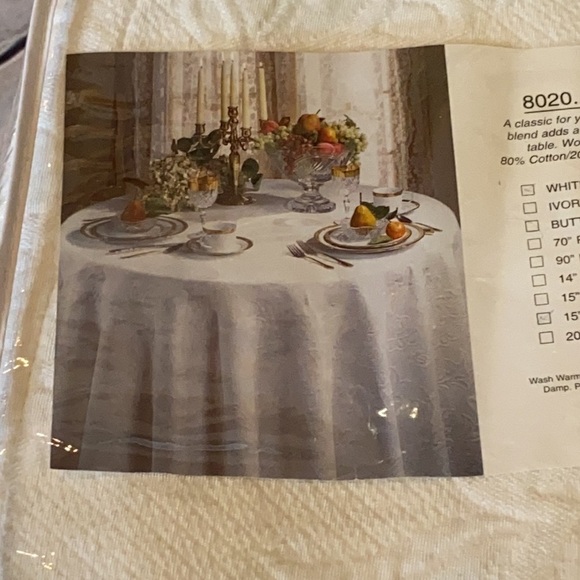8020 Casablanca 15x19 white table runner - Picture 2 of 7